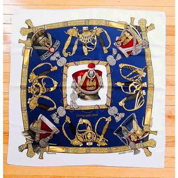 Hermes vintage Grande Uniforme silk twill carre 90 scarf 34\